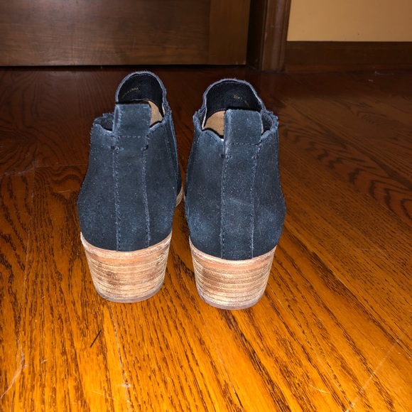 Dolce vita black suede booties - Picture 3 of 3